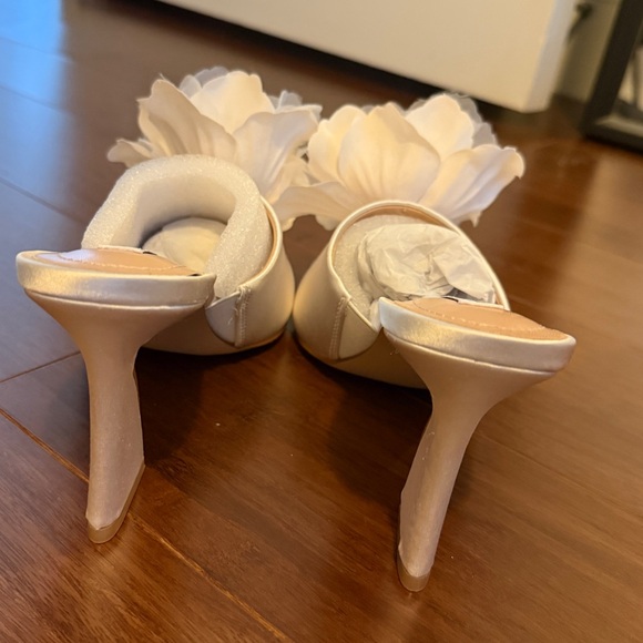 Ivory Bridal Flower Heels - Picture 9 of 13